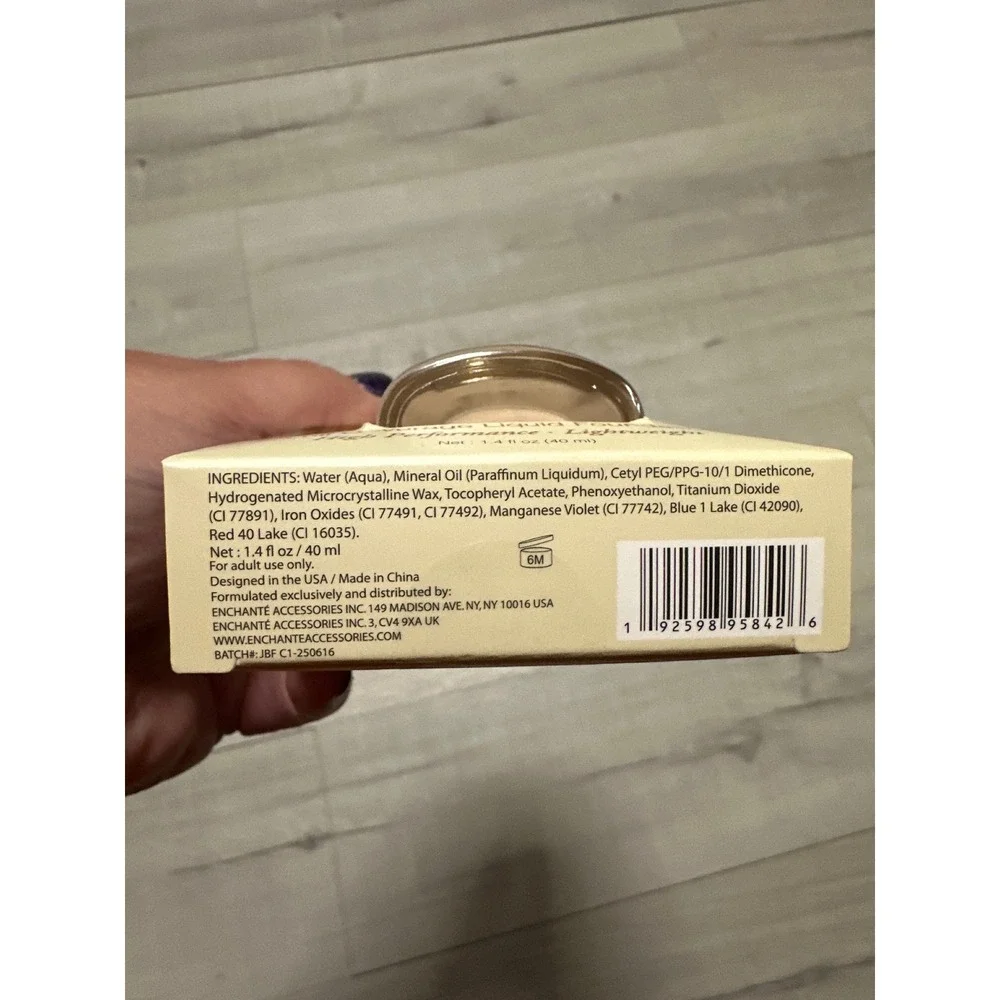 Ellen Tracy Full Coverage Liquid Foundation Fair Light High Perf Lightweight 1.4